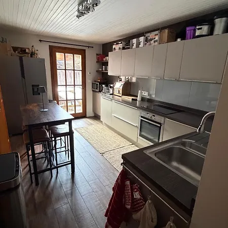 4 Bedroom Private Parking Chalet