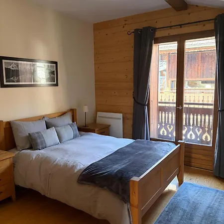 Chalet 4 Bedroom Private Parking *